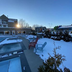 Condos Vacances Msa Avec Piscine Et Spas Exterieurs Gratuits 4 Saisons!!